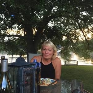 Meet your Posher, Pam